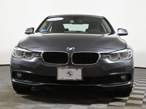 Used 2018 BMW 320i xDrive Sedan w/ Convenience Package image 10