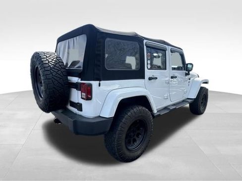 Used 2016 Jeep Wrangler Unlimited Sahara w/ Connectivity Group image 7
