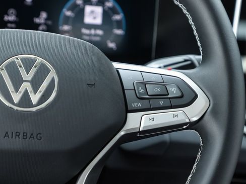 New 2026 Volkswagen Tiguan SE image 60