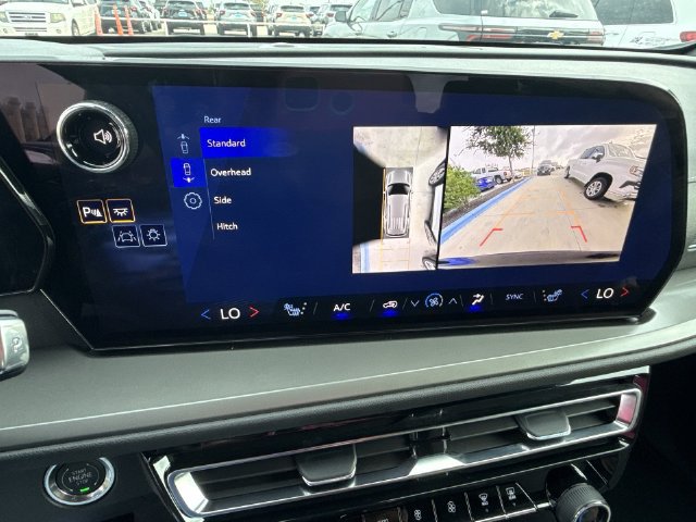 Certified 2026 Chevrolet Traverse LT w/ Driver Confidence Package FWD image 15