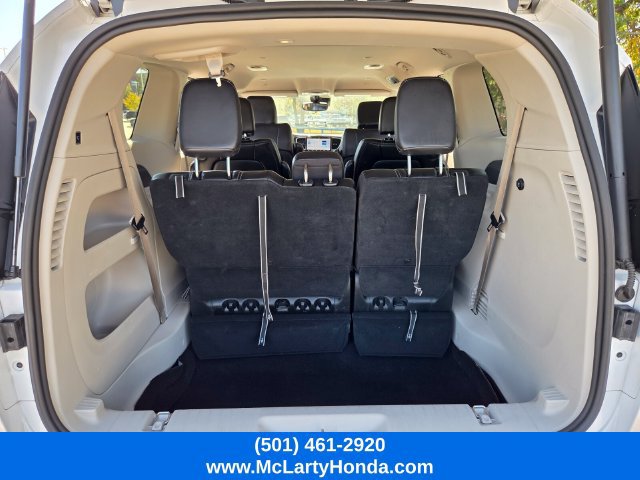 Used 2024 Chrysler Pacifica Touring-L FWD image 16