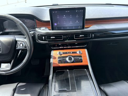 Used 2024 Lincoln Aviator Reserve w/ Equipment Group 201A AWD/4WD image 12