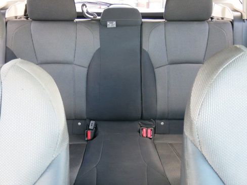 Used 2019 Subaru Crosstrek 2.0i image 17