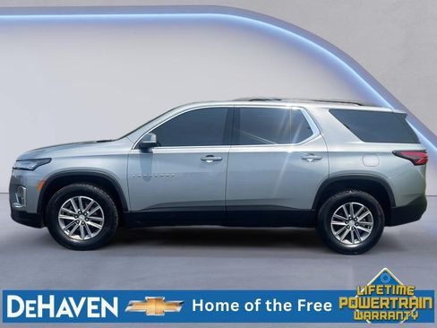Used 2023 Chevrolet Traverse LT FWD image 3