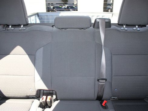 Used 2025 Chevrolet Silverado 1500 LT RWD image 7