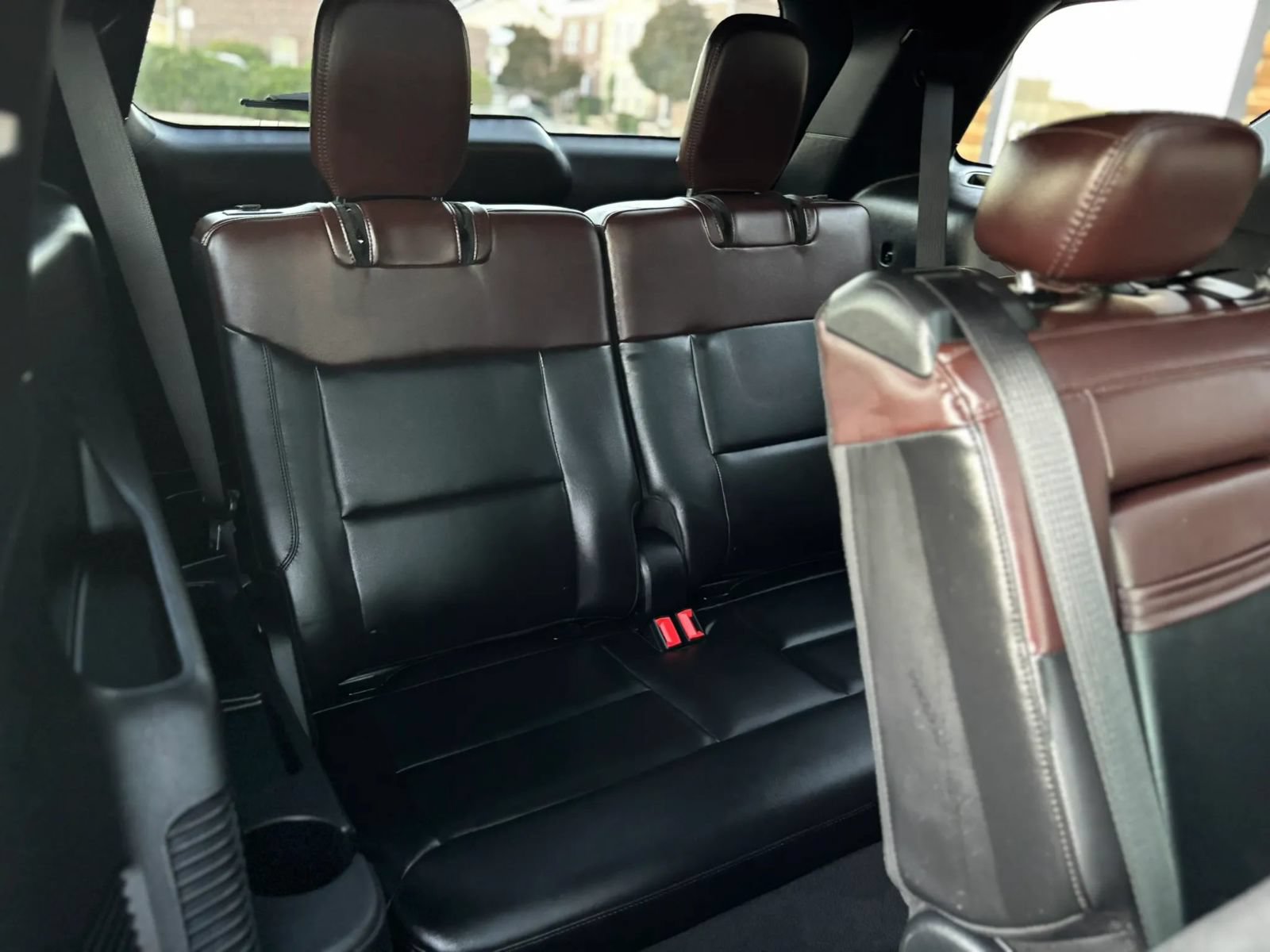 Used 2023 Ford Explorer Platinum w/ Technology Package AWD/4WD image 21