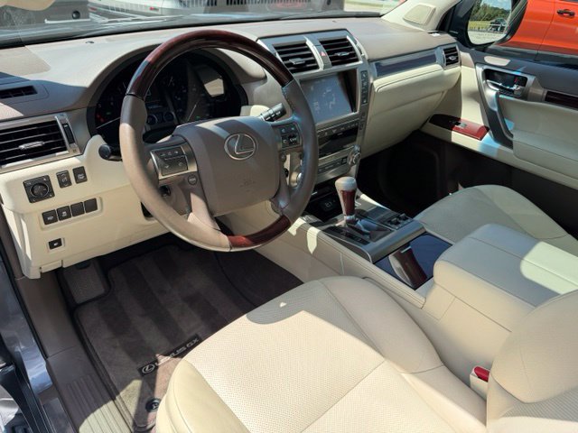 Used 2019 Lexus GX 460 Premium w/ Premium Package AWD/4WD image 23