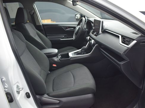 Used 2024 Toyota RAV4 XLE FWD image 10