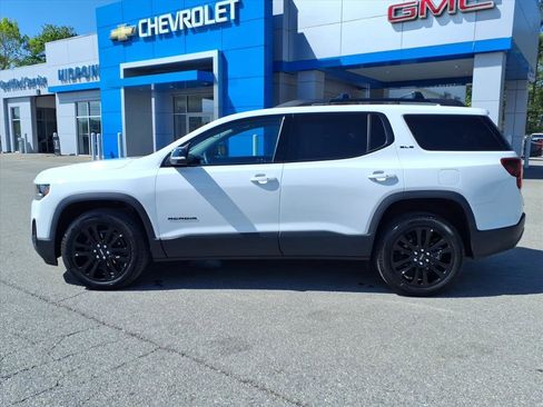 Used 2023 GMC Acadia SLE w/ Driver Convenience Package image 7