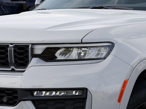 New 2026 Jeep Grand Cherokee L Limited AWD/4WD image 16