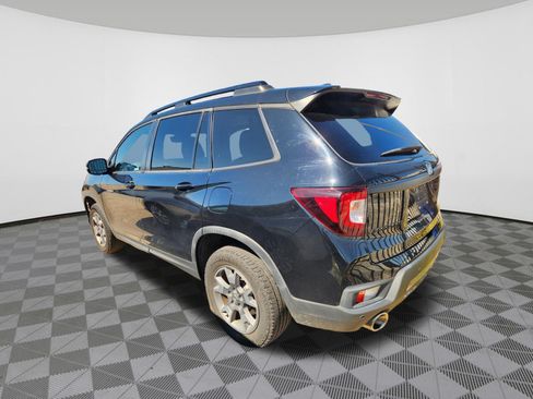 Used 2023 Honda Passport TrailSport image 2