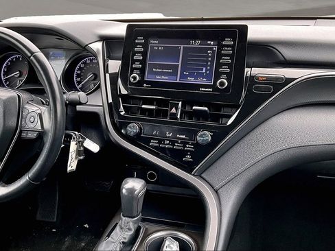 Used 2021 Toyota Camry SE image 7
