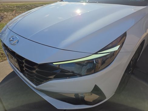 Certified 2023 Hyundai Elantra Limited image 10