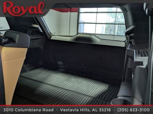 Used 2024 Volvo XC90 B6 Ultimate w/ Protection Package Premier image 18