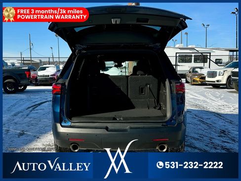 Used 2023 Chevrolet Traverse LT AWD/4WD image 38