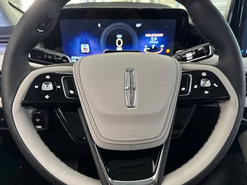 New 2026 Lincoln Aviator AWD w/ Jet Appearance Package image 20