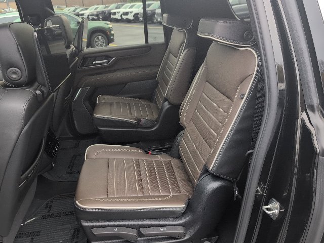 Used 2026 GMC Yukon XL Denali Ultimate w/ LPO, Floor Liner Package AWD/4WD image 37