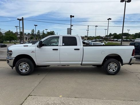 Used 2026 RAM 2500 Tradesman w/ Chrome Appearance Group AWD/4WD image 10