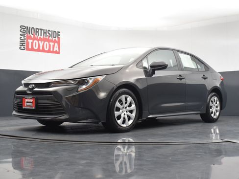 Used 2023 Toyota Corolla LE image 30