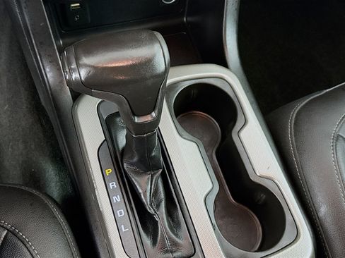 Used 2018 GMC Canyon SLT image 19