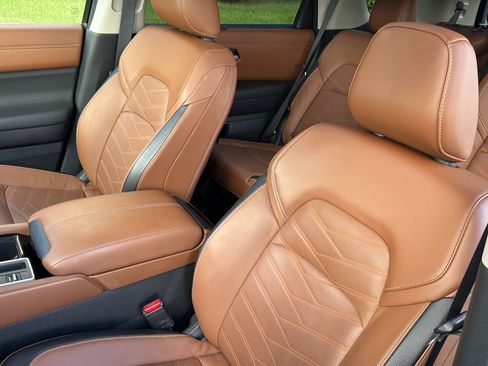 Used 2023 Nissan Pathfinder Platinum FWD image 30