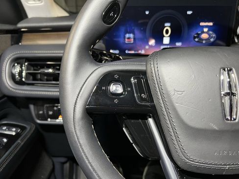 Used 2025 Lincoln Aviator Reserve w/ Illumination Package image 11