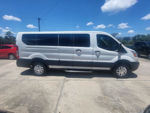 Used 2016 Ford Transit 350 XLT RWD image 10