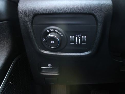 Used 2021 Jeep Grand Cherokee L Limited AWD/4WD image 10
