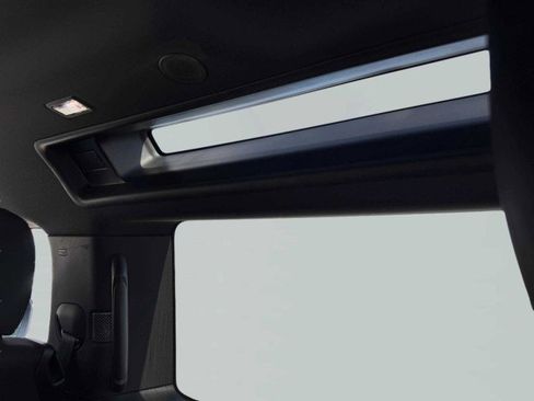 Used 2021 Land Rover Defender 90 image 51