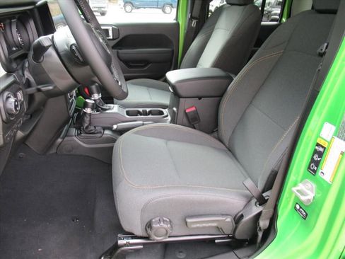 New 2026 Jeep Gladiator Sport image 15