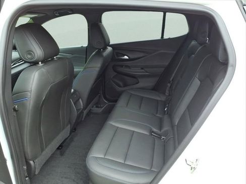 Used 2024 Buick Envista Sport Touring w/ Convenience I Package FWD image 7