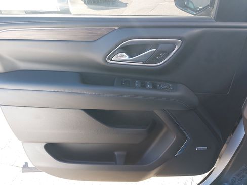 Used 2021 Chevrolet Suburban Z71 w/ Rear Media and Nav Package image 29