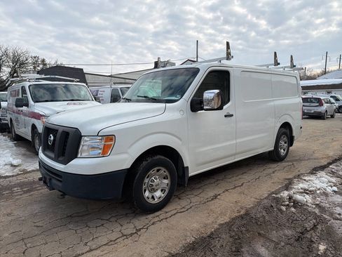 Used 2014 Nissan NV 2500 SV image 2
