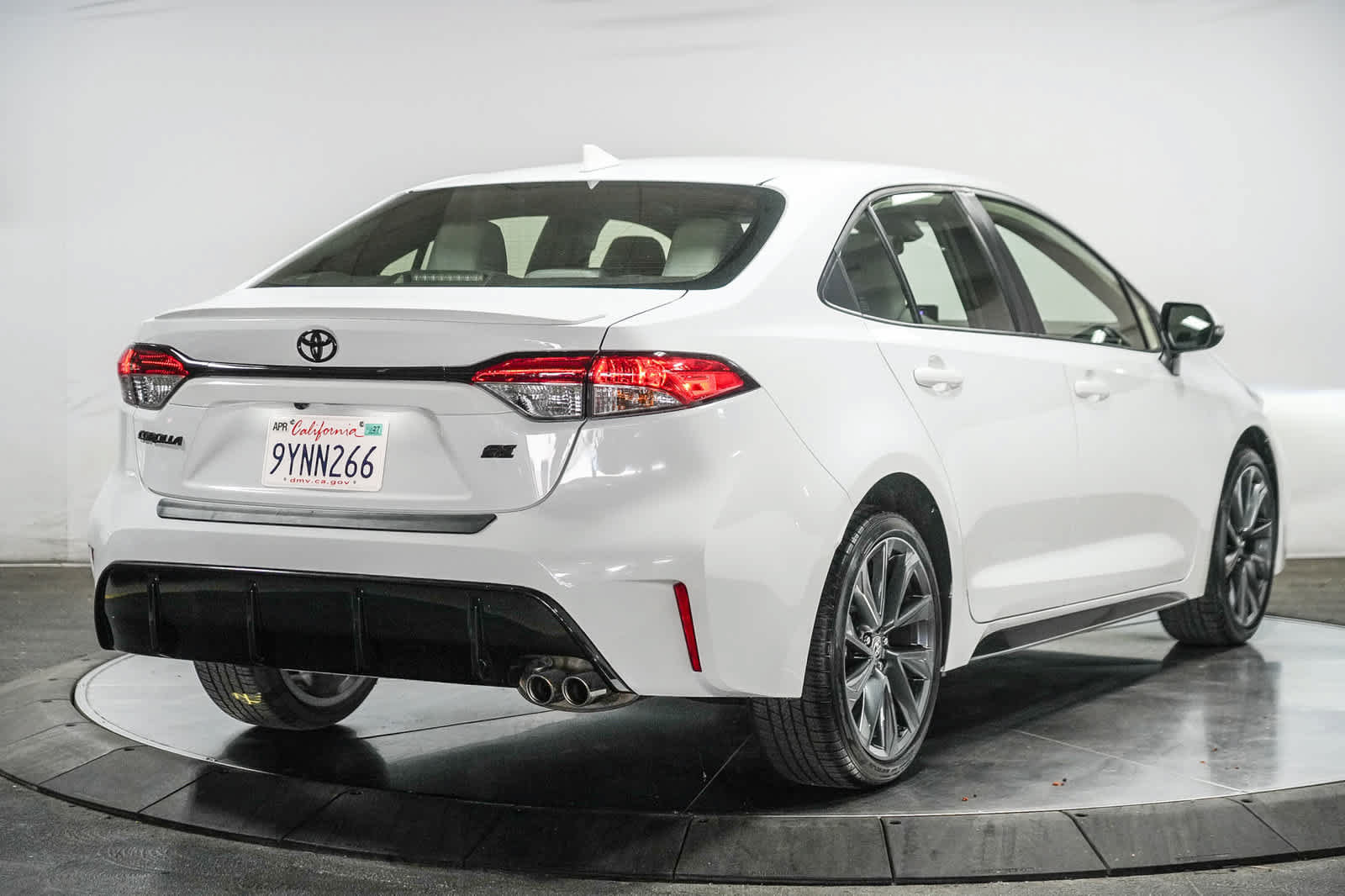 Certified 2026 Toyota Corolla SE FWD image 4