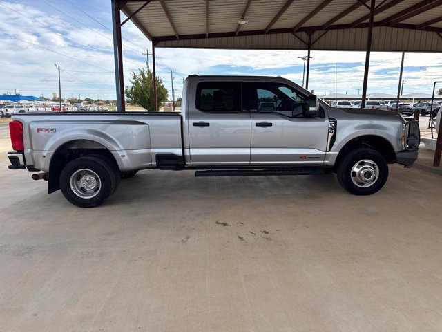 Used 2024 Ford F350 4x4 Crew Cab DRW Super Duty image 9