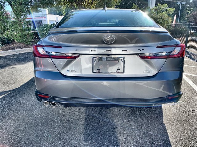 Used 2026 Toyota Camry SE FWD image 7