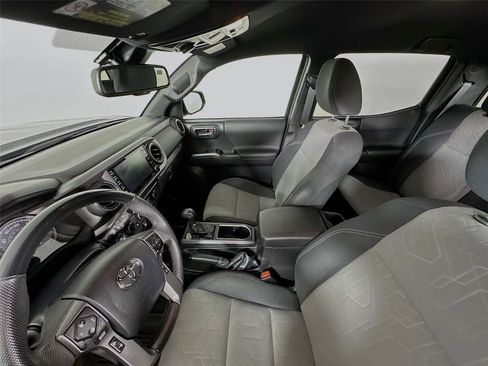 Used 2023 Toyota Tacoma TRD Off-Road image 5