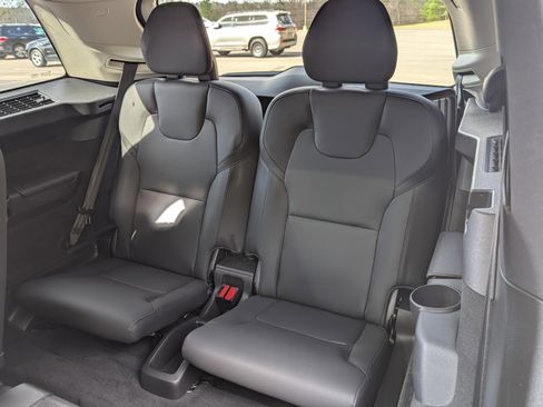 Used 2024 Volvo XC90 T8 Plus w/ Protection Package Premier image 18