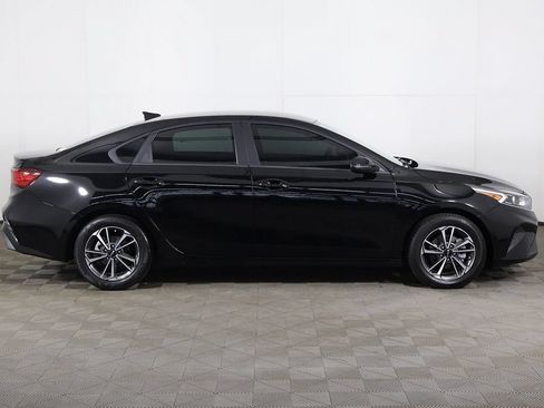 Used 2023 Kia Forte LXS w/ LXS Technology Package FWD image 17