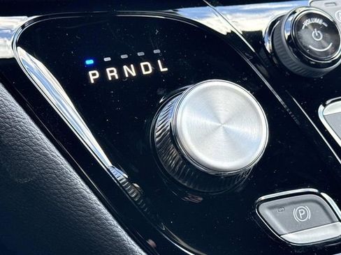 New 2026 Chrysler Pacifica Select FWD image 16