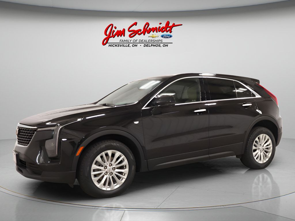 Used 2024 Cadillac XT4 Luxury FWD image 2