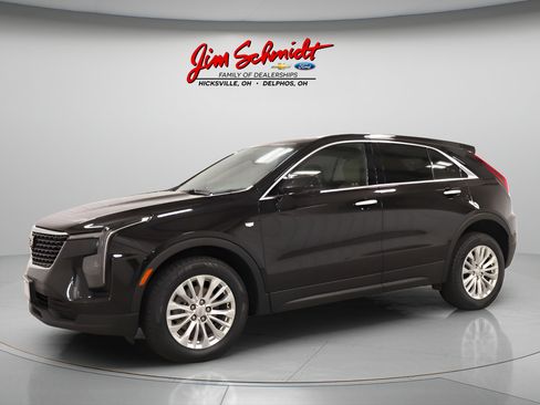 Used 2024 Cadillac XT4 Luxury FWD image 2