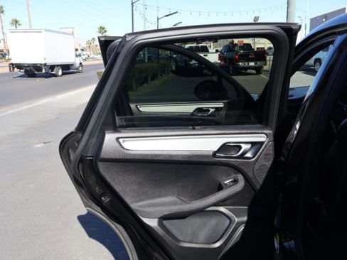 Used 2017 Porsche Macan GTS image 39