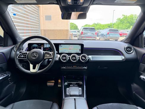 Used 2021 Mercedes-Benz GLB 250 image 13