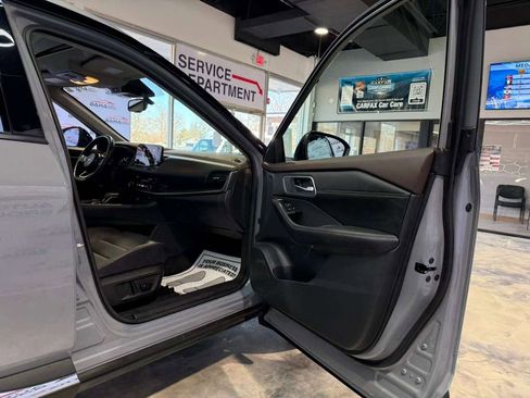 Used 2021 Nissan Rogue SL w/ Premium Package image 42