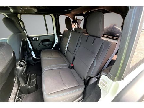 Certified 2024 Jeep Wrangler Unlimited Rubicon 4xe AWD/4WD image 35
