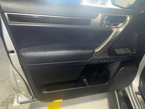 Used 2019 Lexus GX 460 w/ Navigation Package AWD/4WD image 11