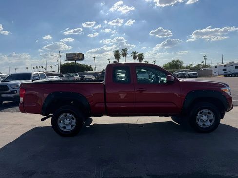 Used 2017 Toyota Tacoma SR w/ SR Convenience Package RWD image 11