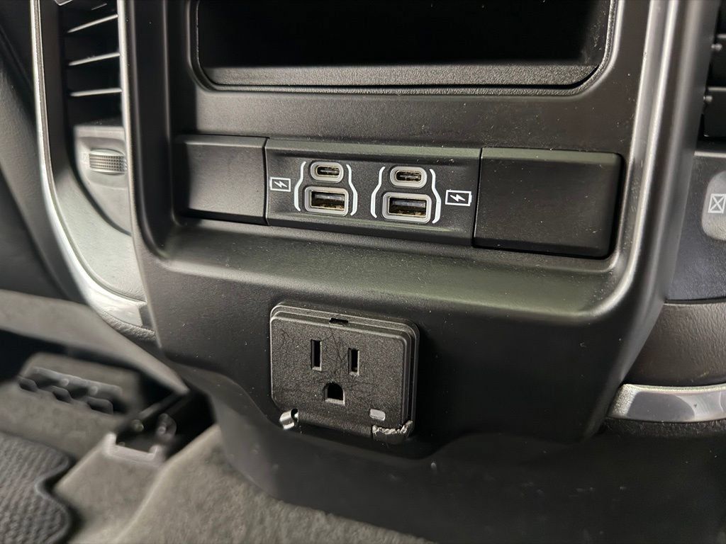 Used 2021 RAM 1500 Laramie w/ Sport Appearance Package AWD/4WD image 40