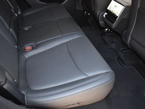 Used 2026 Tesla Model Y 2WD image 12